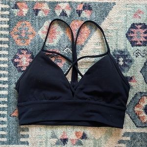 Lululemon sports bra size 6